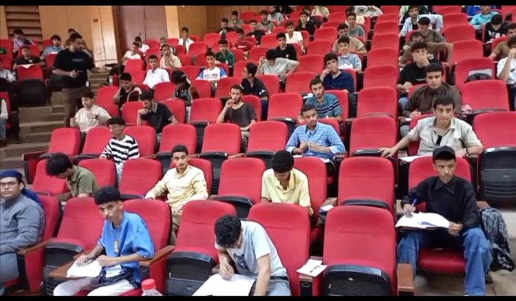 تدشين امتحانات المفاضلة للطلاب المتقدمين في كلية الهمدسة