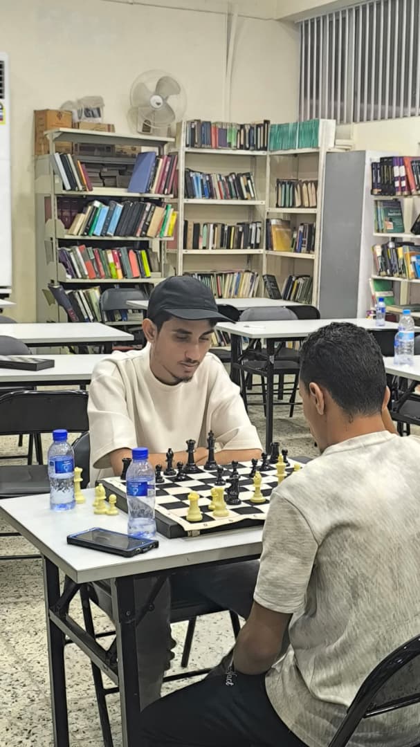  كلية الهندسة تعزز الانشطة الطلابية وتحصد الكؤوس 