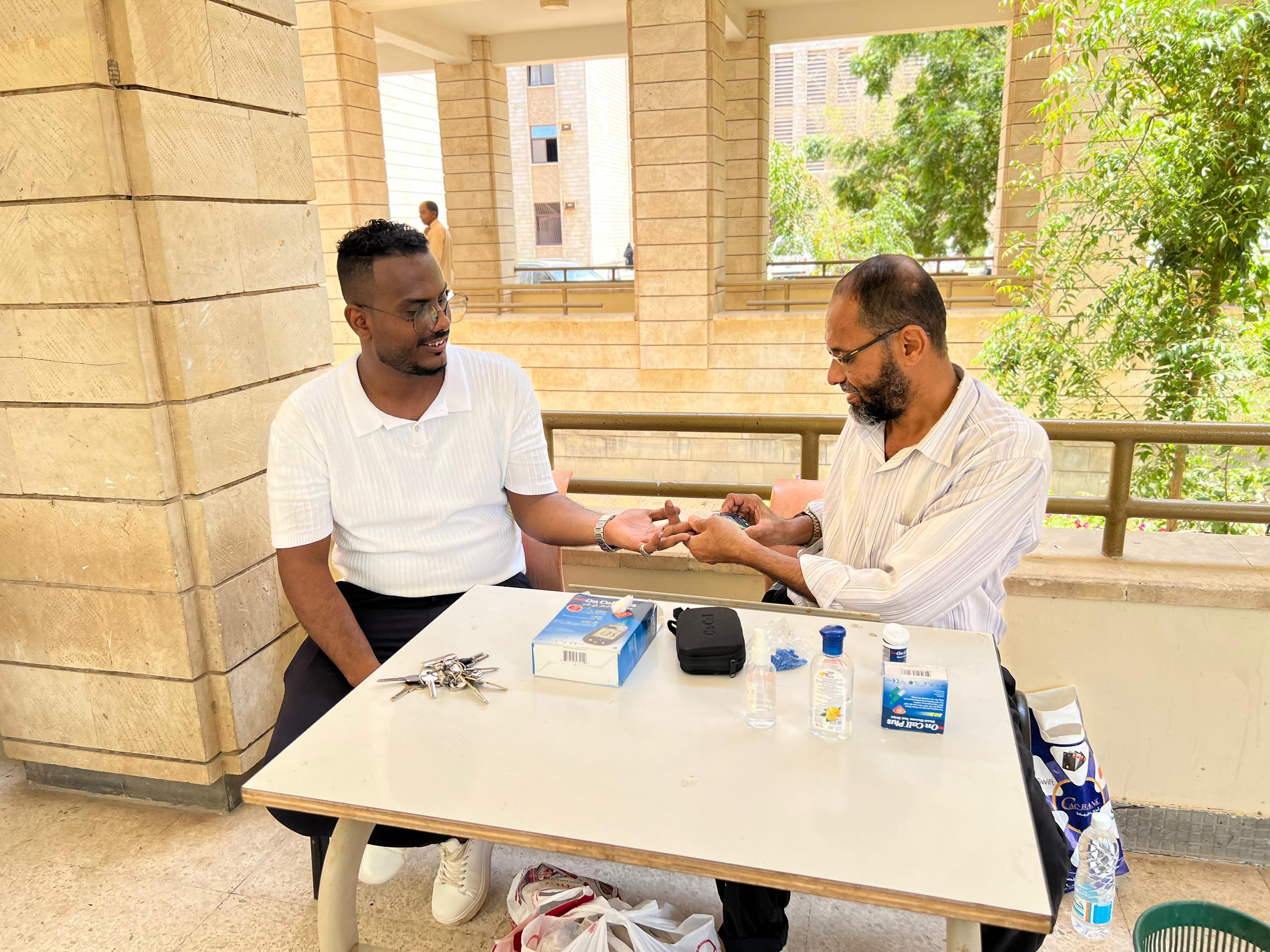 العيادة الصديقة للشباب تحط رحالها في رحاب كلية الهندسة