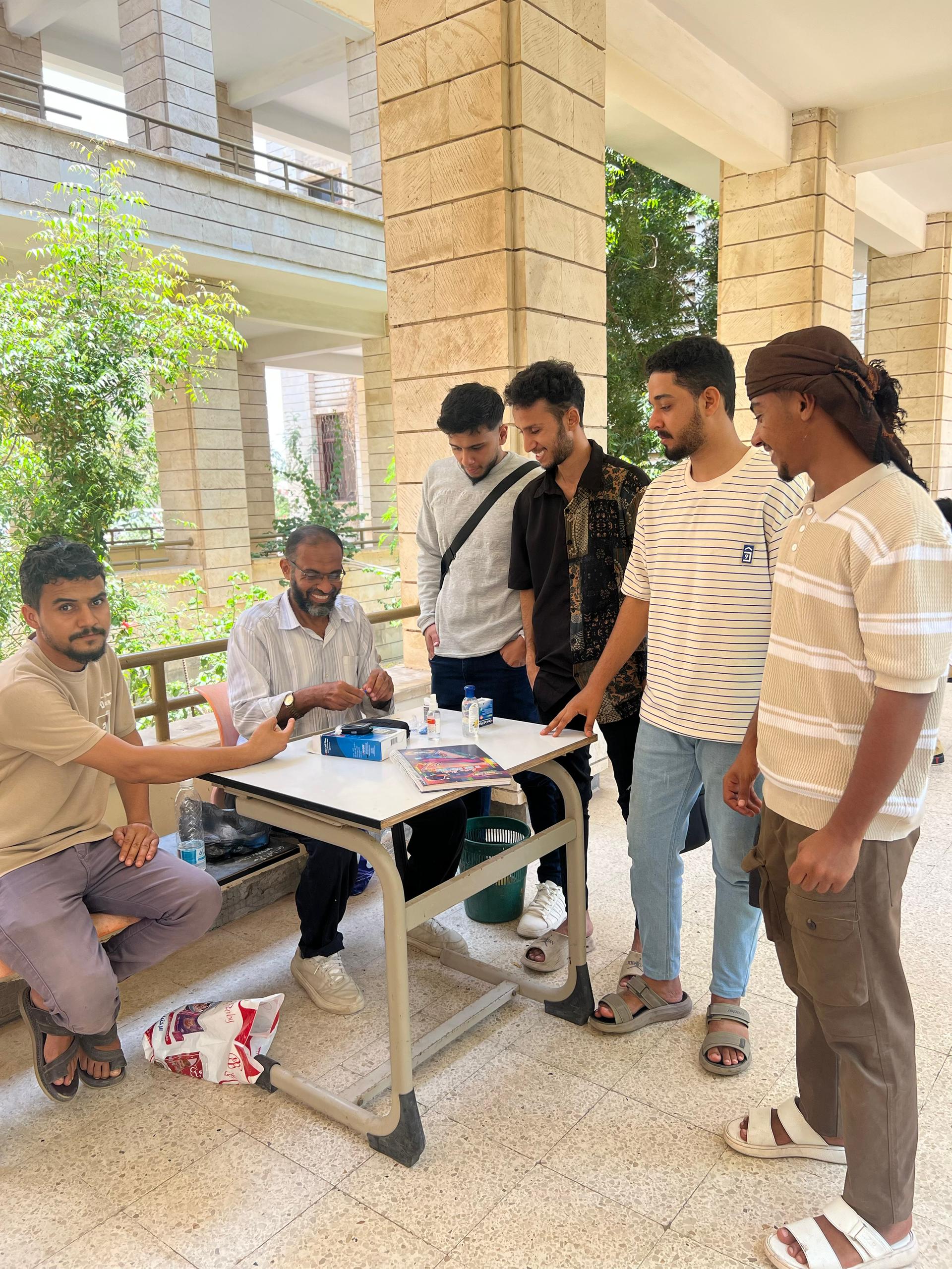 العيادة الصديقة للشباب تحط رحالها في رحاب كلية الهندسة